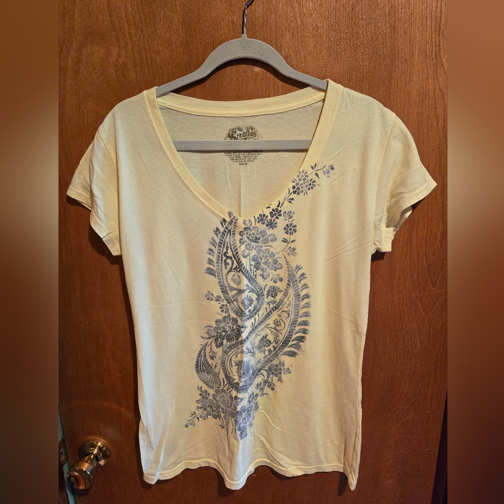 Women's Size XL Light Yellow Short Sleeve Tee